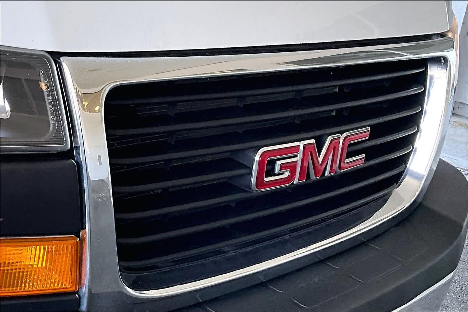 2021 GMC Savana  - Photo 32