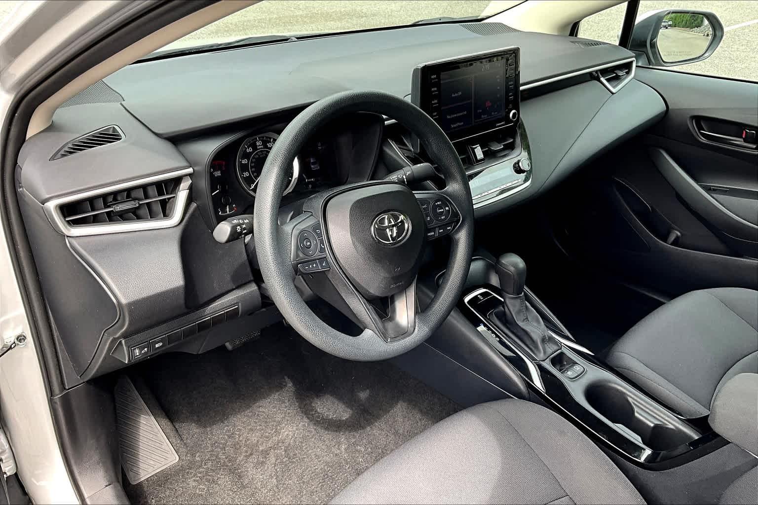 2022 Toyota Corolla LE - Photo 8