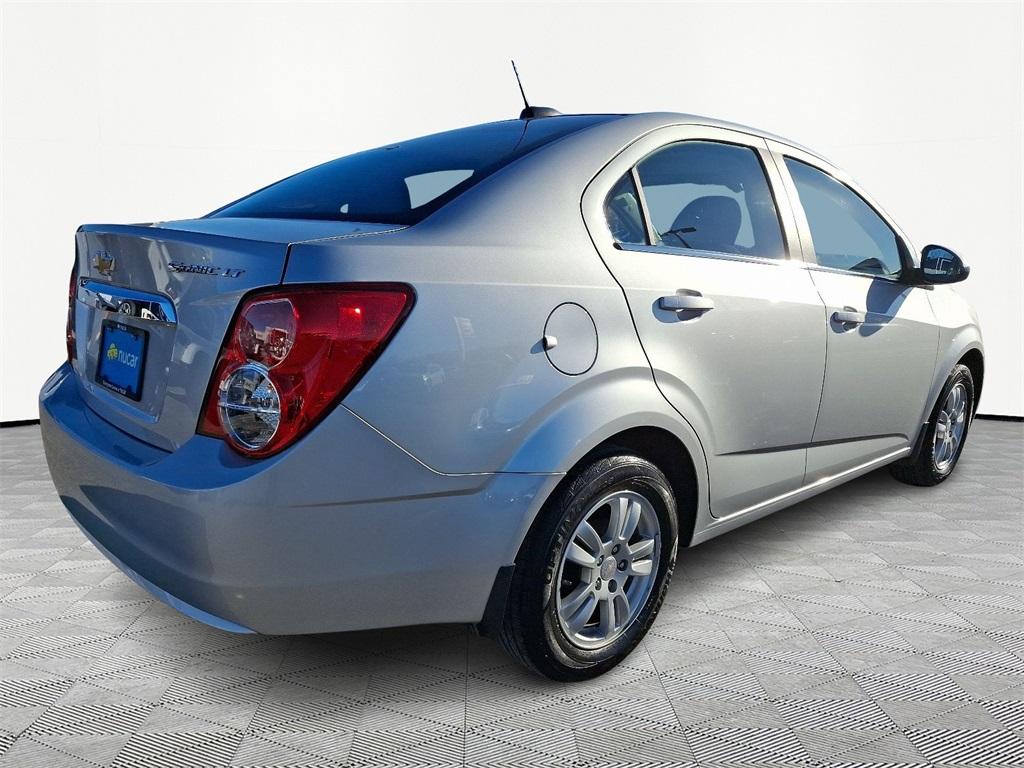 2016 Chevrolet Sonic LT - Photo 6