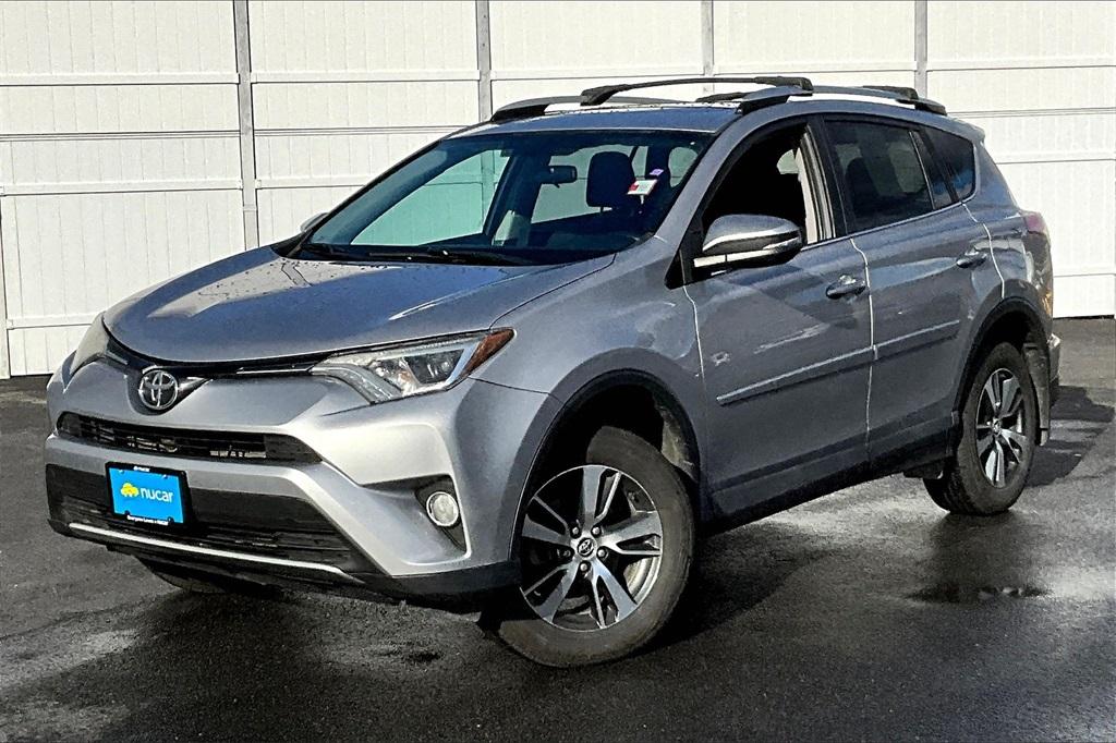 2016 Toyota RAV4 XLE - Photo 3