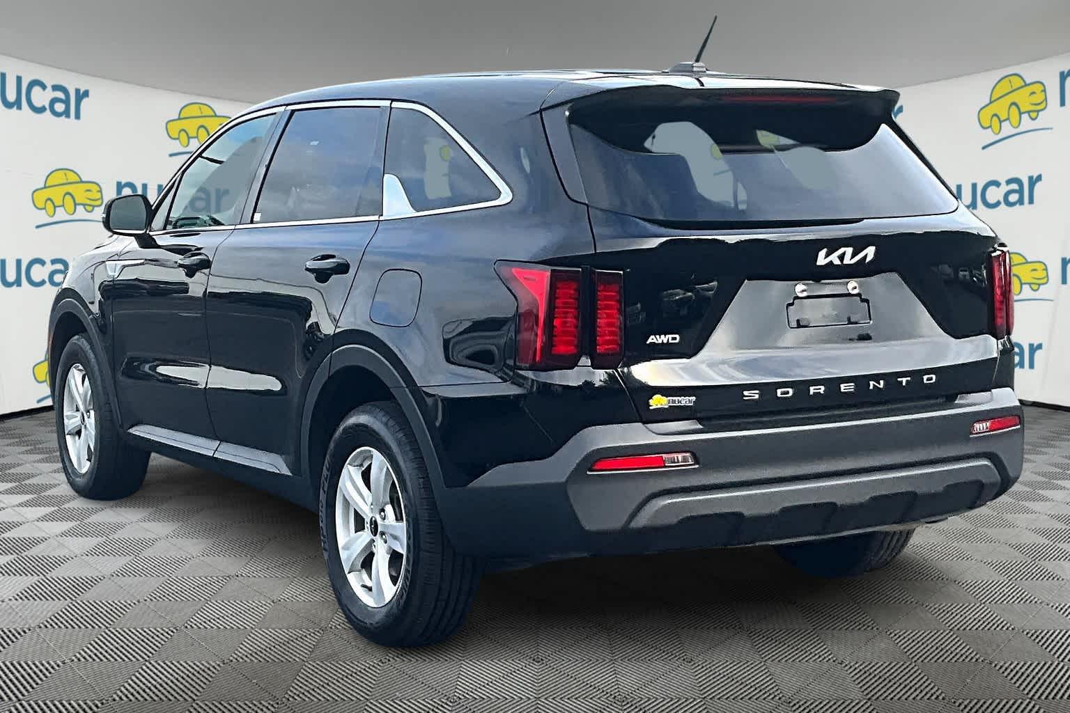 2022 Kia Sorento LX - Photo 4