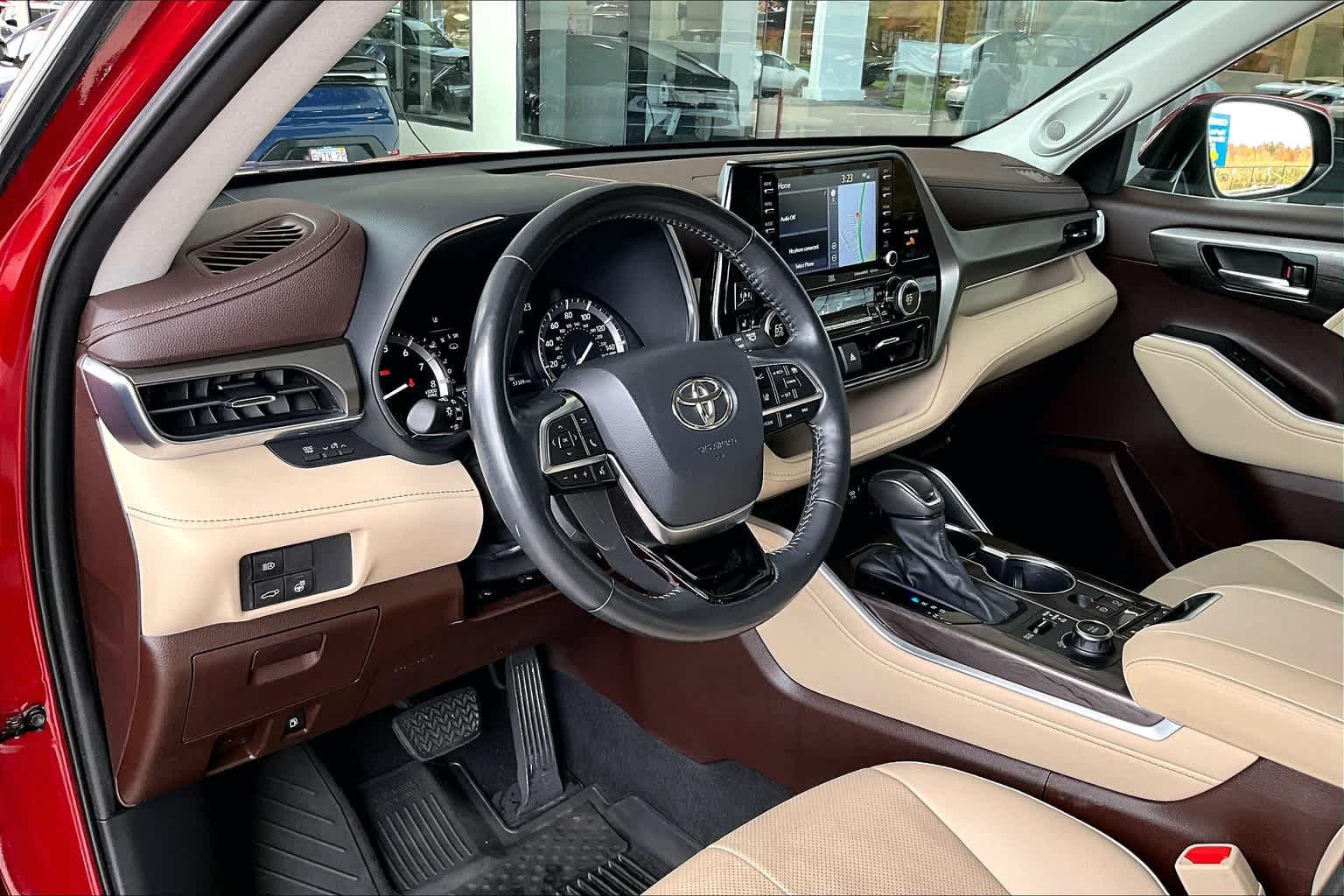 2021 Toyota Highlander Limited - Photo 8