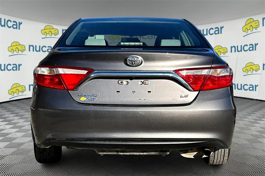 2015 Toyota Camry LE - Photo 5