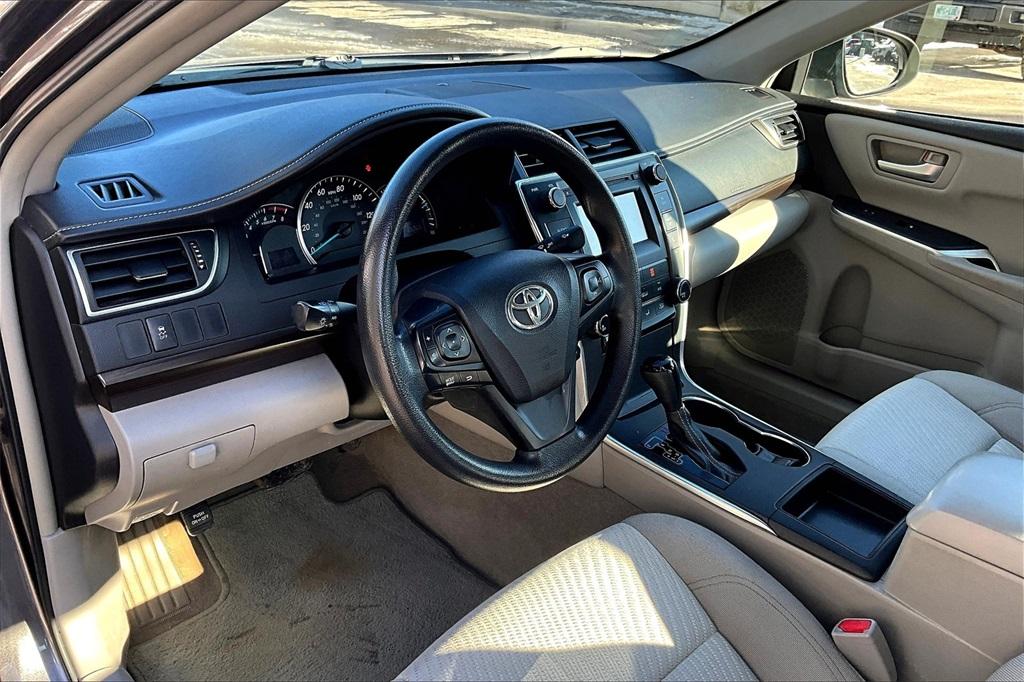 2015 Toyota Camry LE - Photo 7