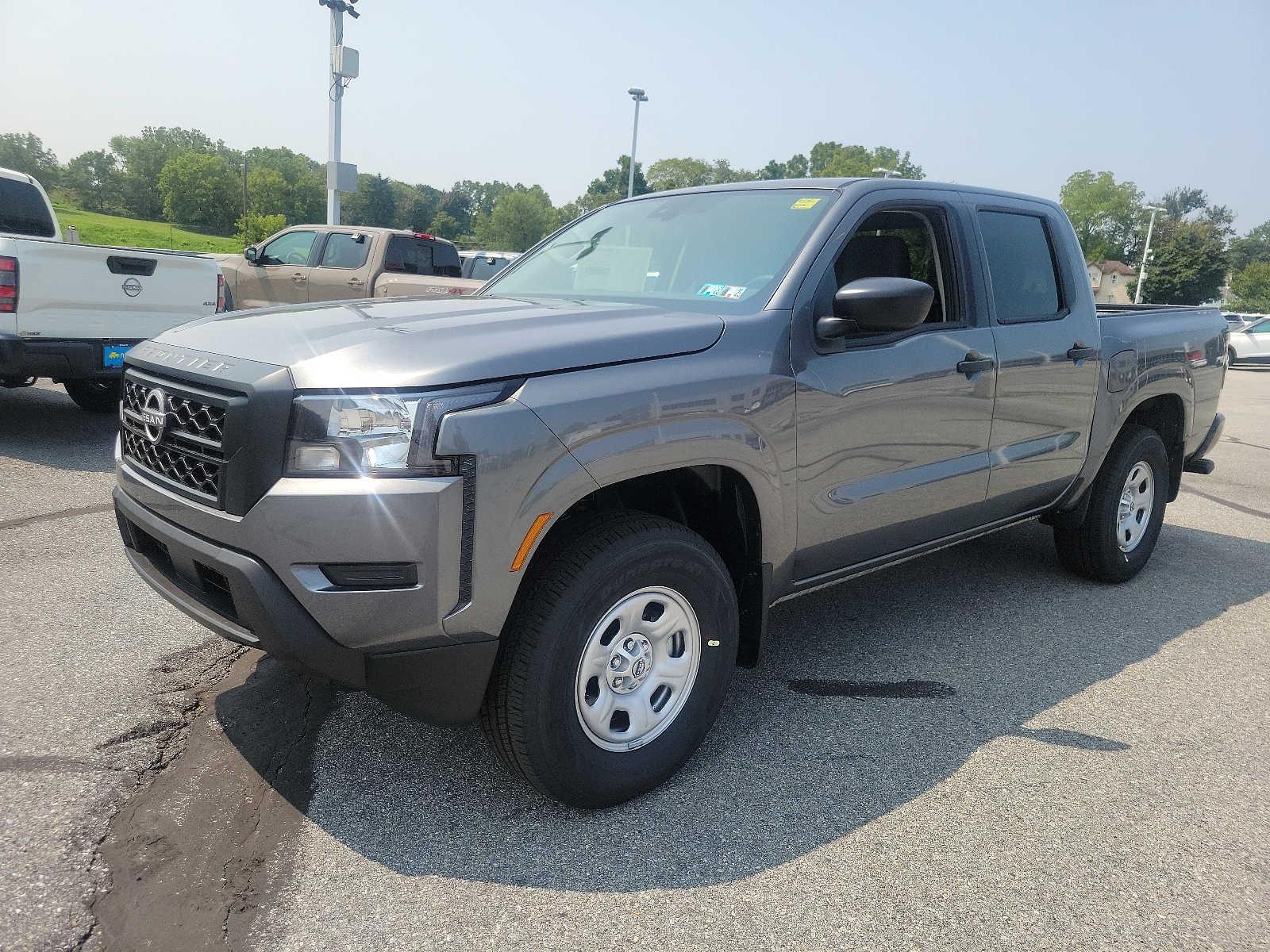 2024 Nissan Frontier S Crew Cab 4x4 - Photo 2