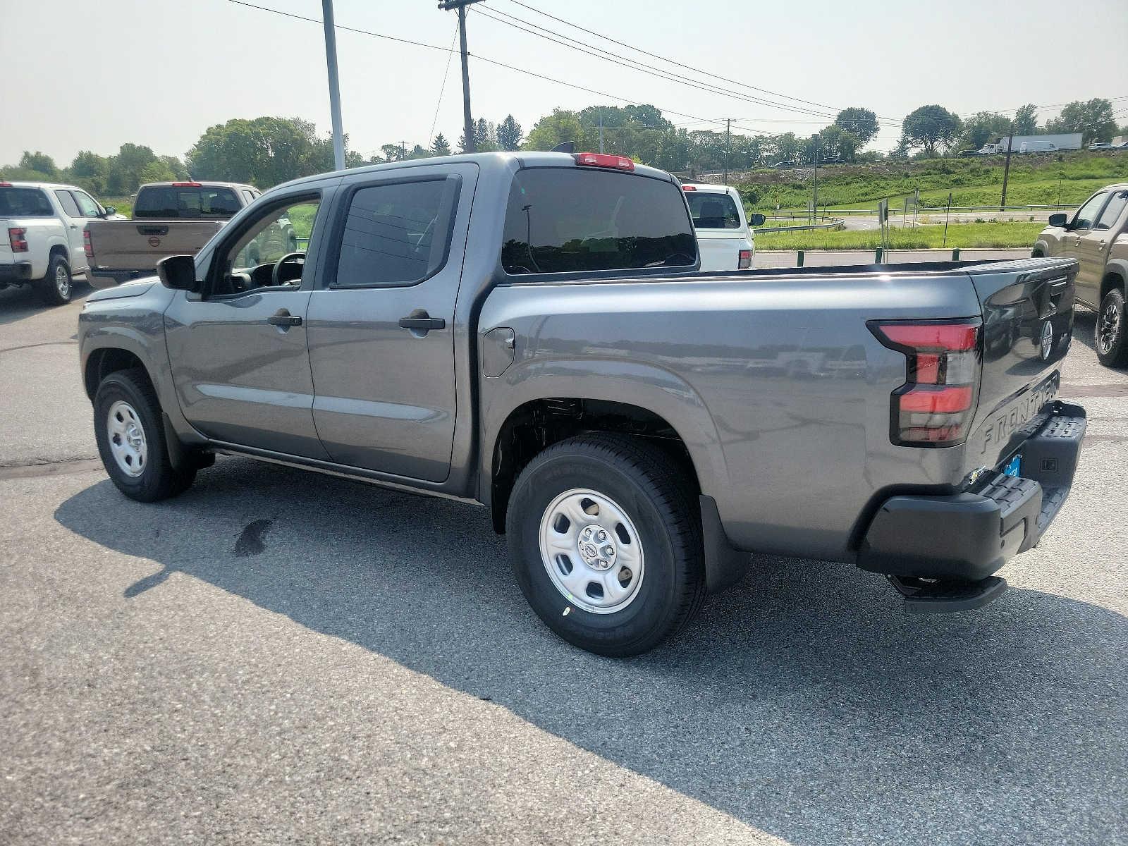 2024 Nissan Frontier S Crew Cab 4x4 - Photo 3