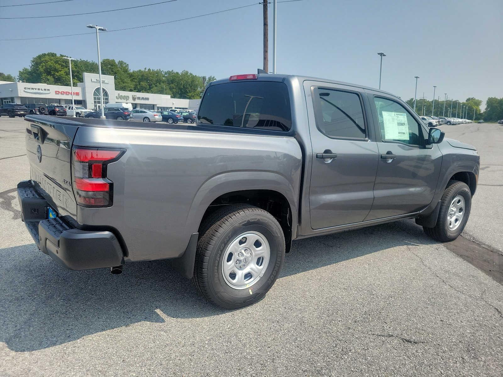 2024 Nissan Frontier S Crew Cab 4x4 - Photo 4