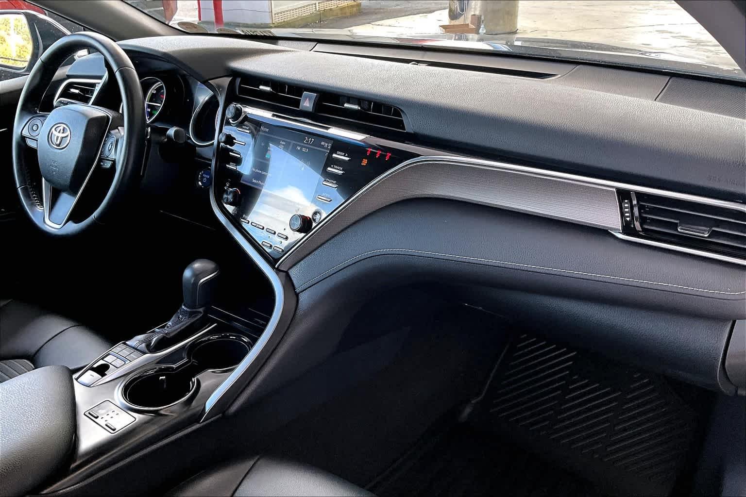 2018 Toyota Camry Hybrid SE - Photo 14