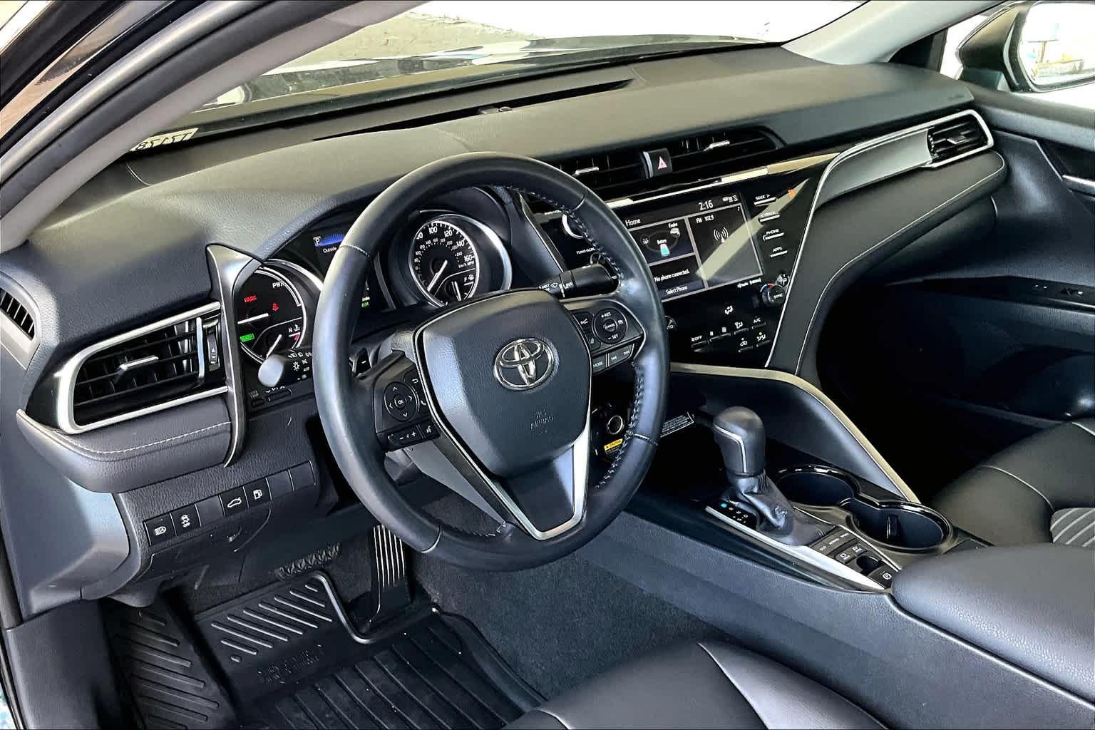 2018 Toyota Camry Hybrid SE - Photo 8