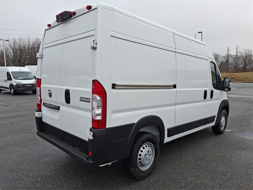 2025 Ram ProMaster 2500 High Roof - Photo 4