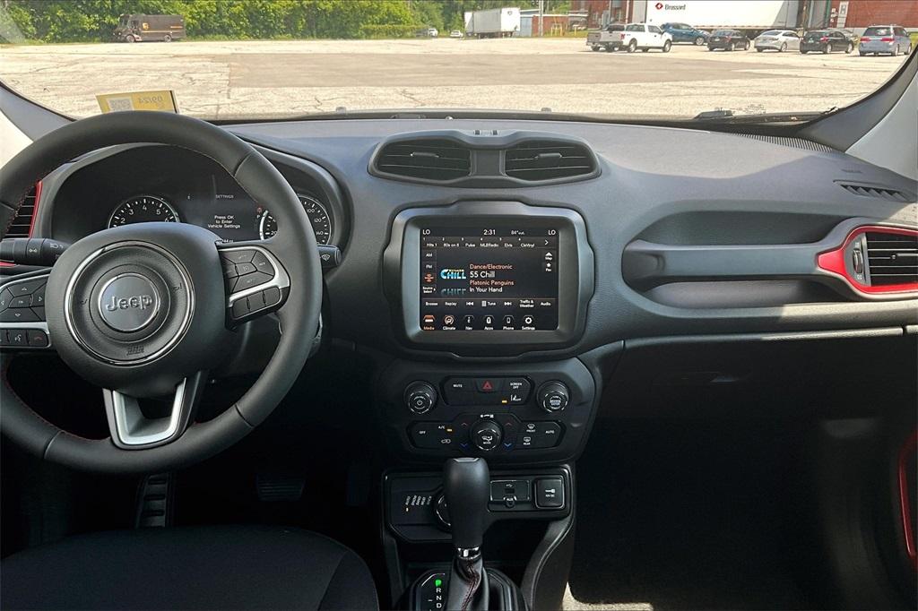 2023 Jeep Renegade Trailhawk - Photo 12