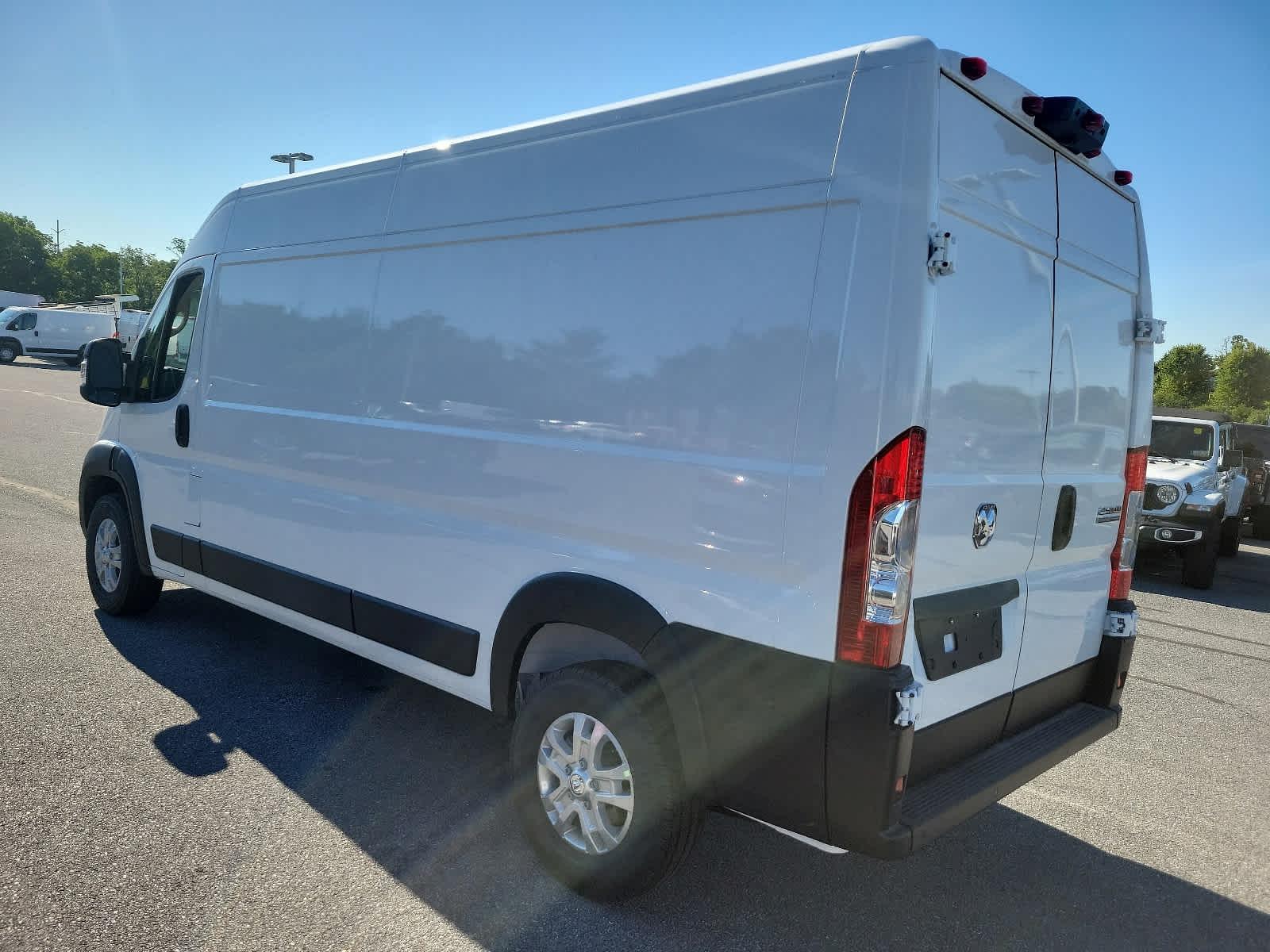 2024 Ram ProMaster 2500 High Roof - Photo 3