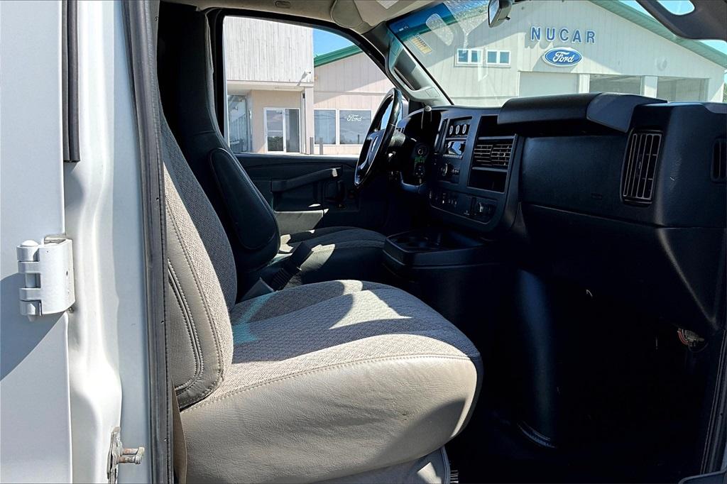 2018 Chevrolet Express 2500 Work Van - Photo 14