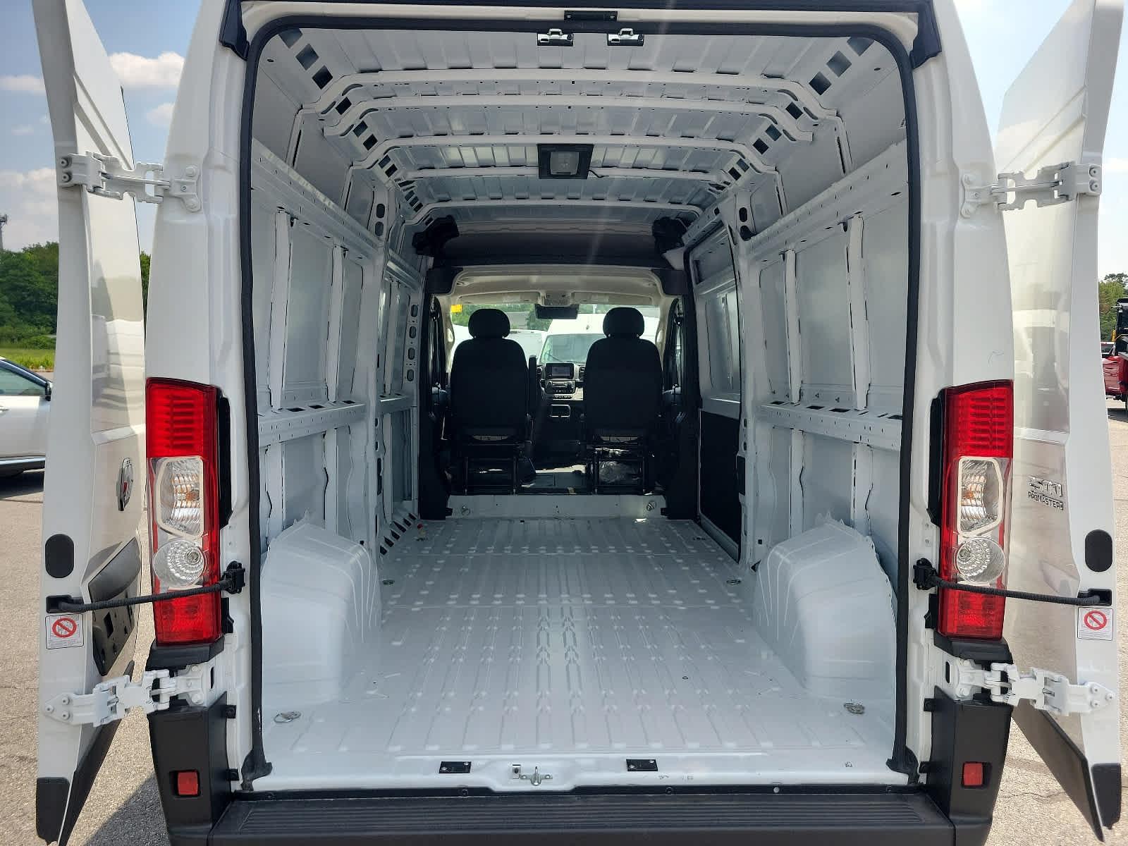 2024 Ram ProMaster Tradesman - Photo 19