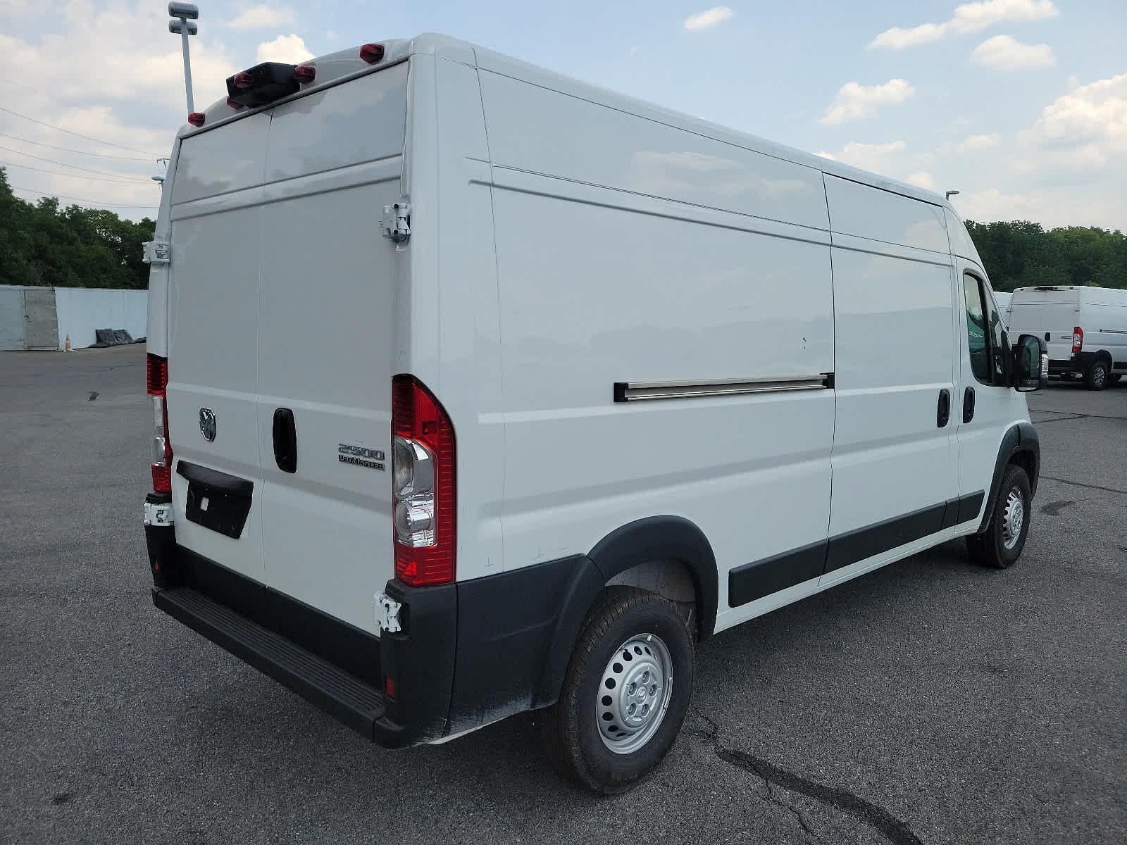 2024 Ram ProMaster Tradesman - Photo 4