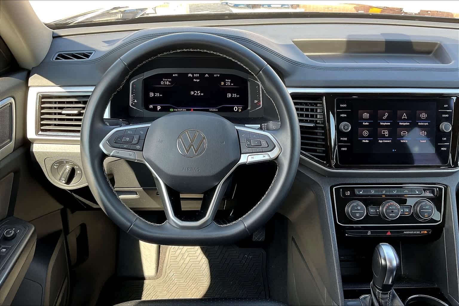 2022 Volkswagen Atlas 3.6L V6 SE w/Technology - Photo 24