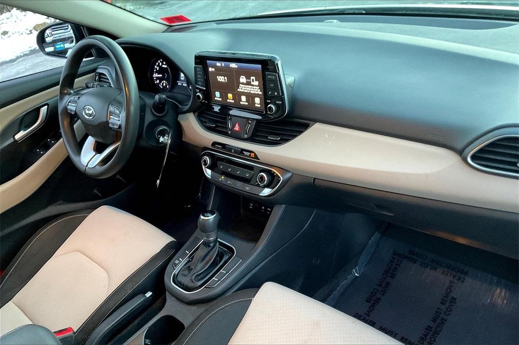 2019 Hyundai Elantra GT Base - Photo 13