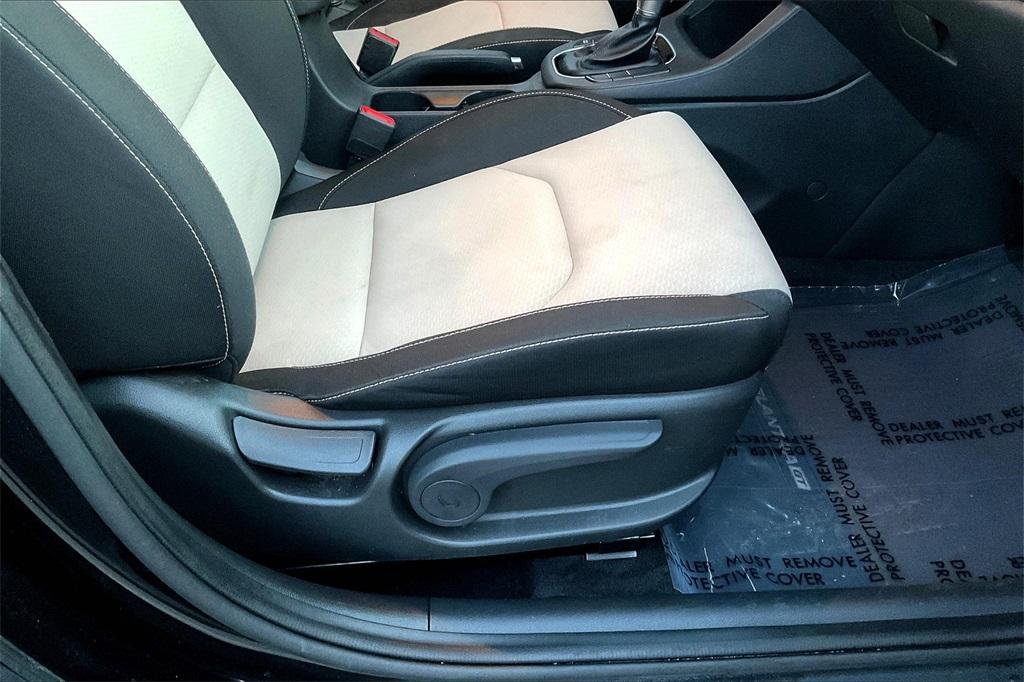 2019 Hyundai Elantra GT Base - Photo 33