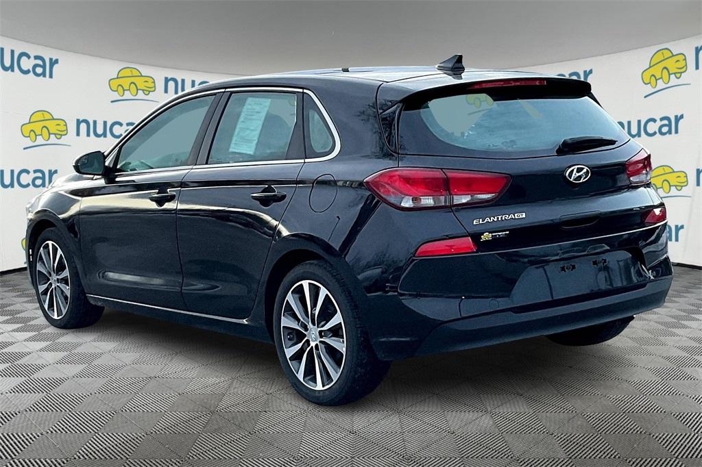 2019 Hyundai Elantra GT Base - Photo 4