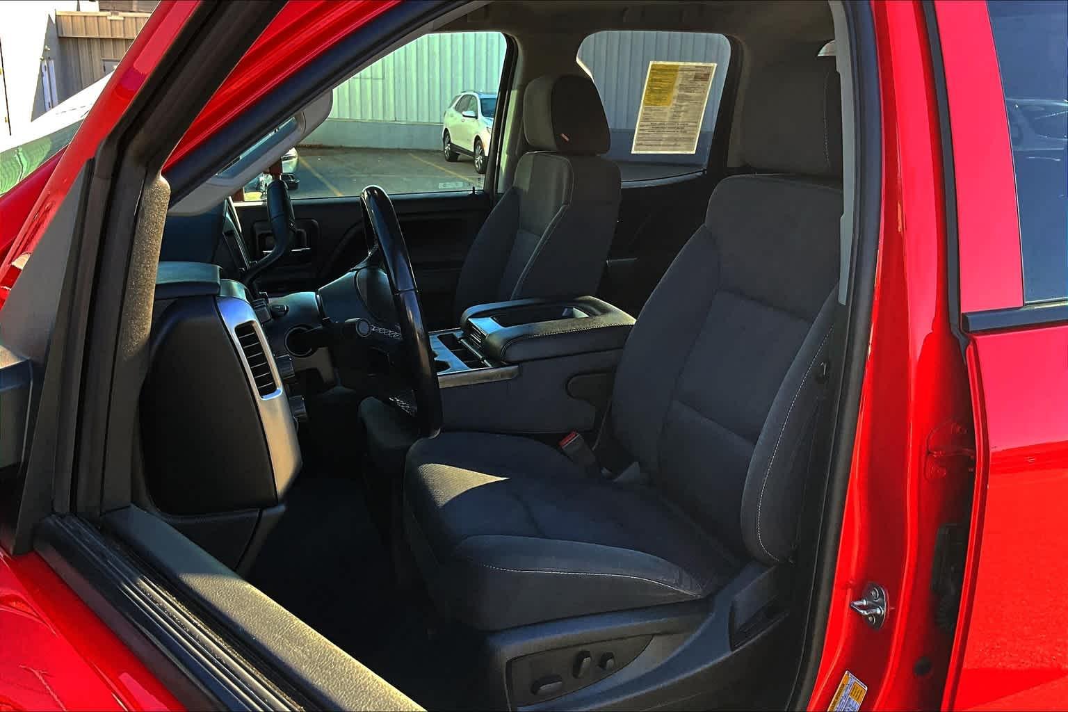 2019 Chevrolet Silverado 2500HD LT 4WD Double Cab 144.2 - Photo 10