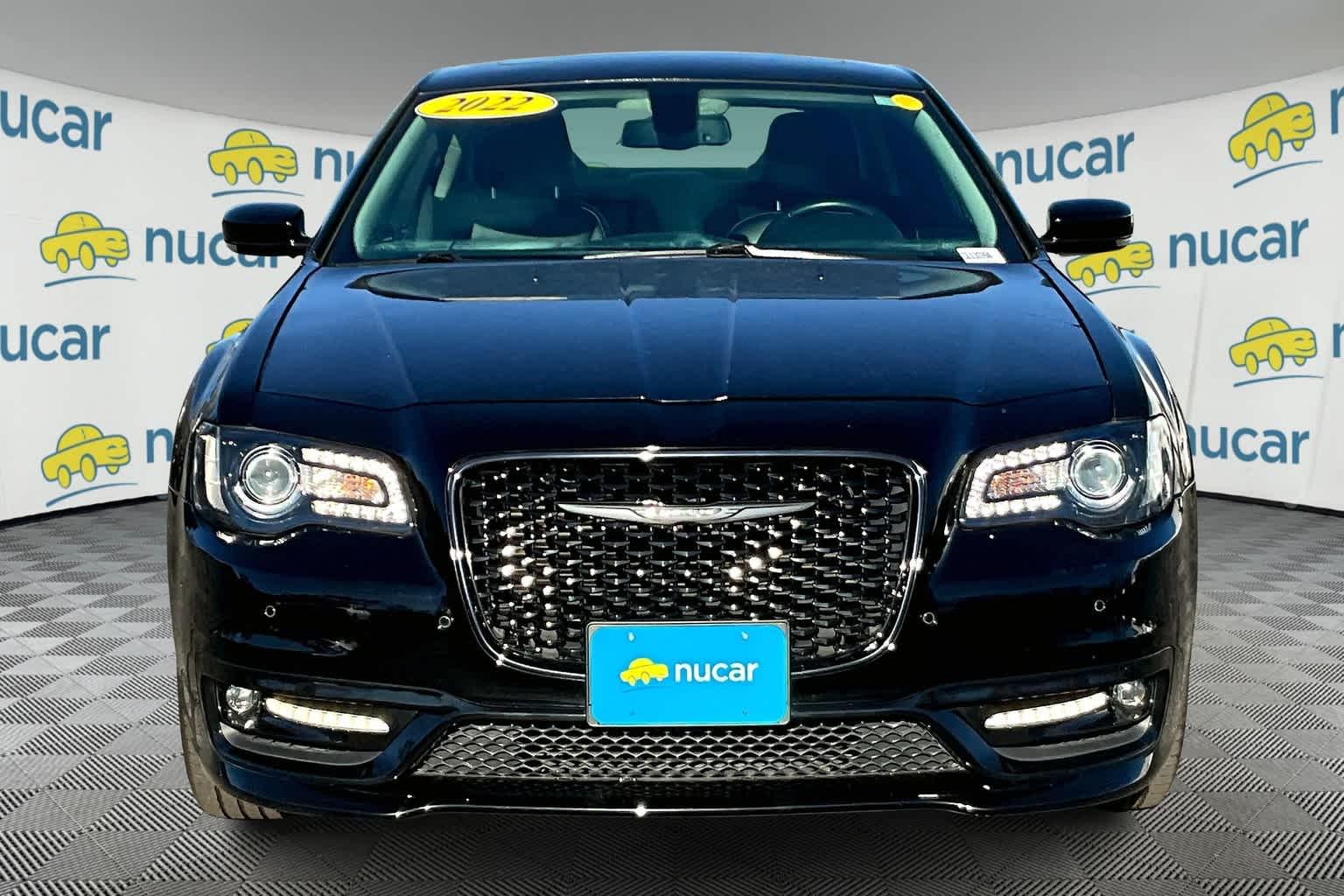 2022 Chrysler 300 Touring L - Photo 2