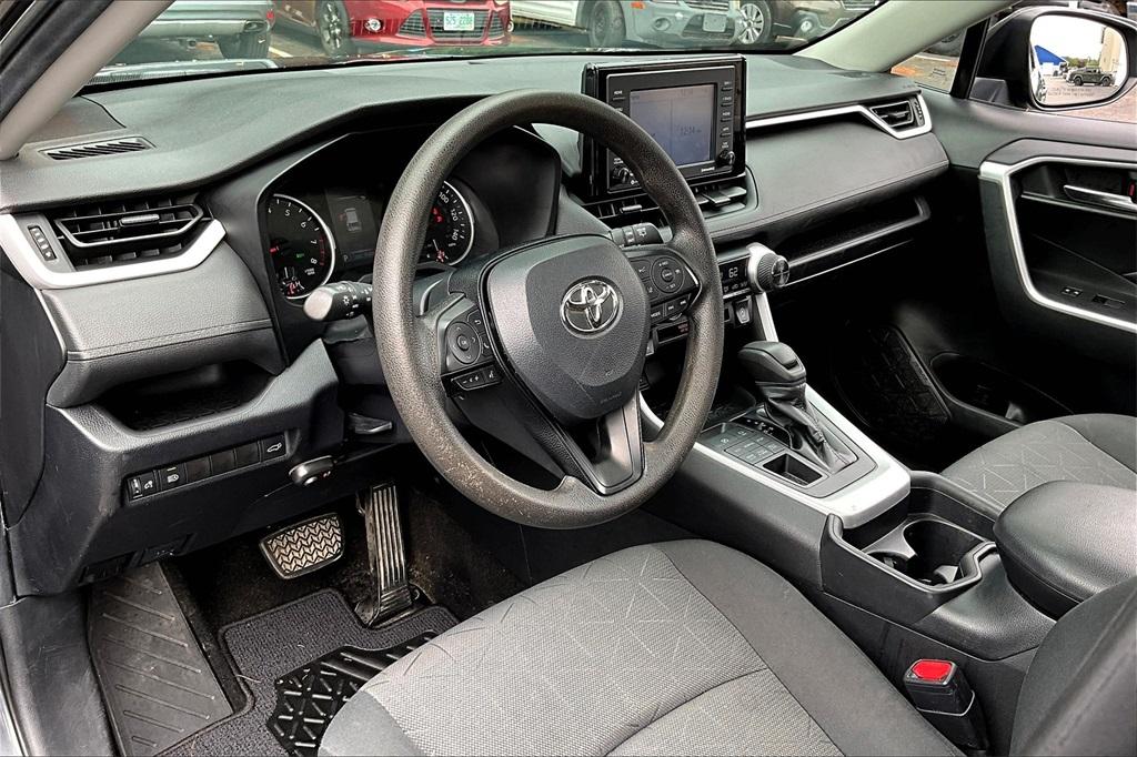 2020 Toyota RAV4 XLE - Photo 8