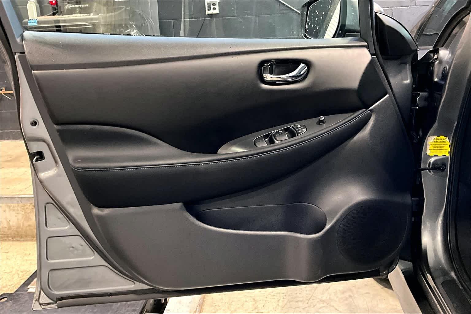 2019 Nissan LEAF S - Photo 9