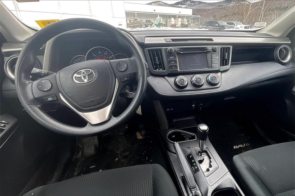 2016 Toyota RAV4 LE - Photo 21