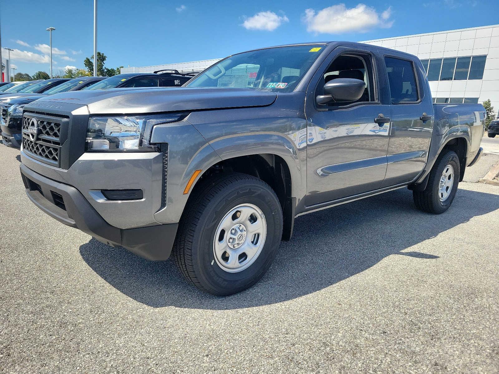 2024 Nissan Frontier S Crew Cab 4x4 - Photo 2