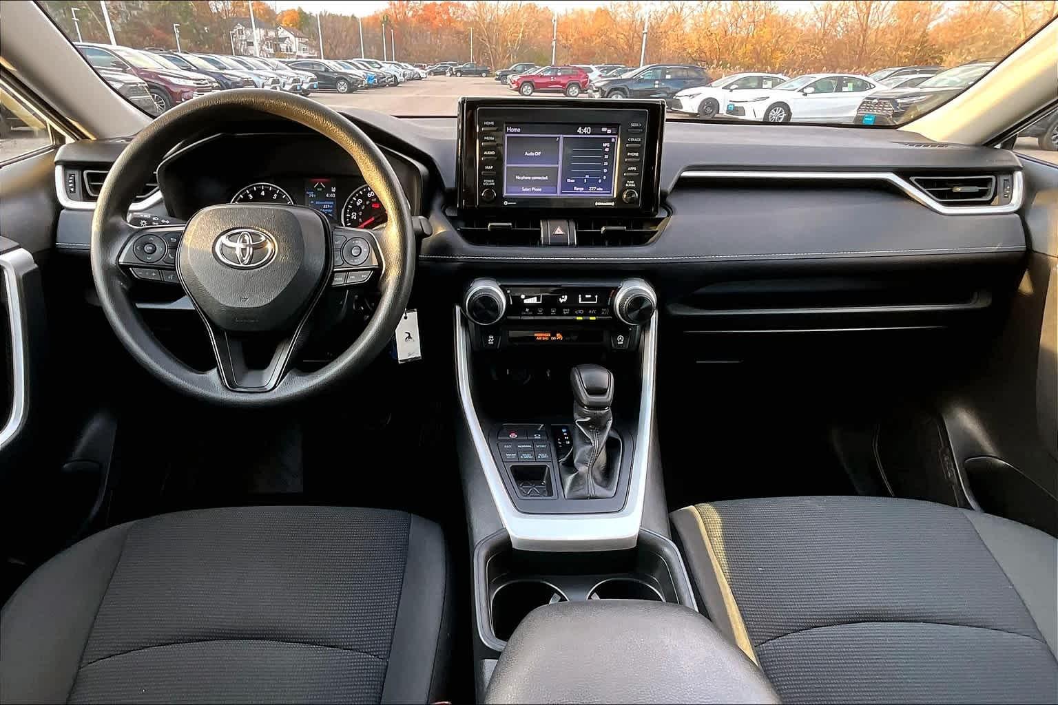 2021 Toyota RAV4 LE - Photo 21