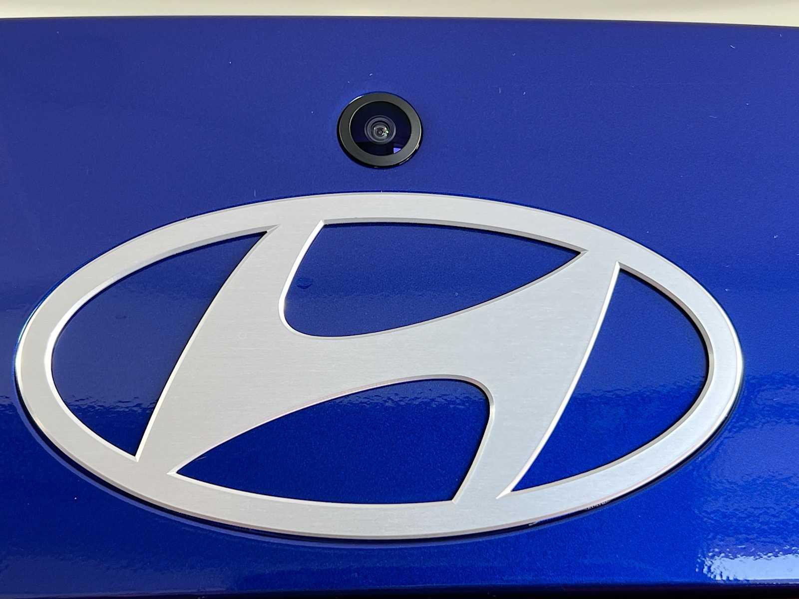 2025 Hyundai Elantra Essential - Photo 17