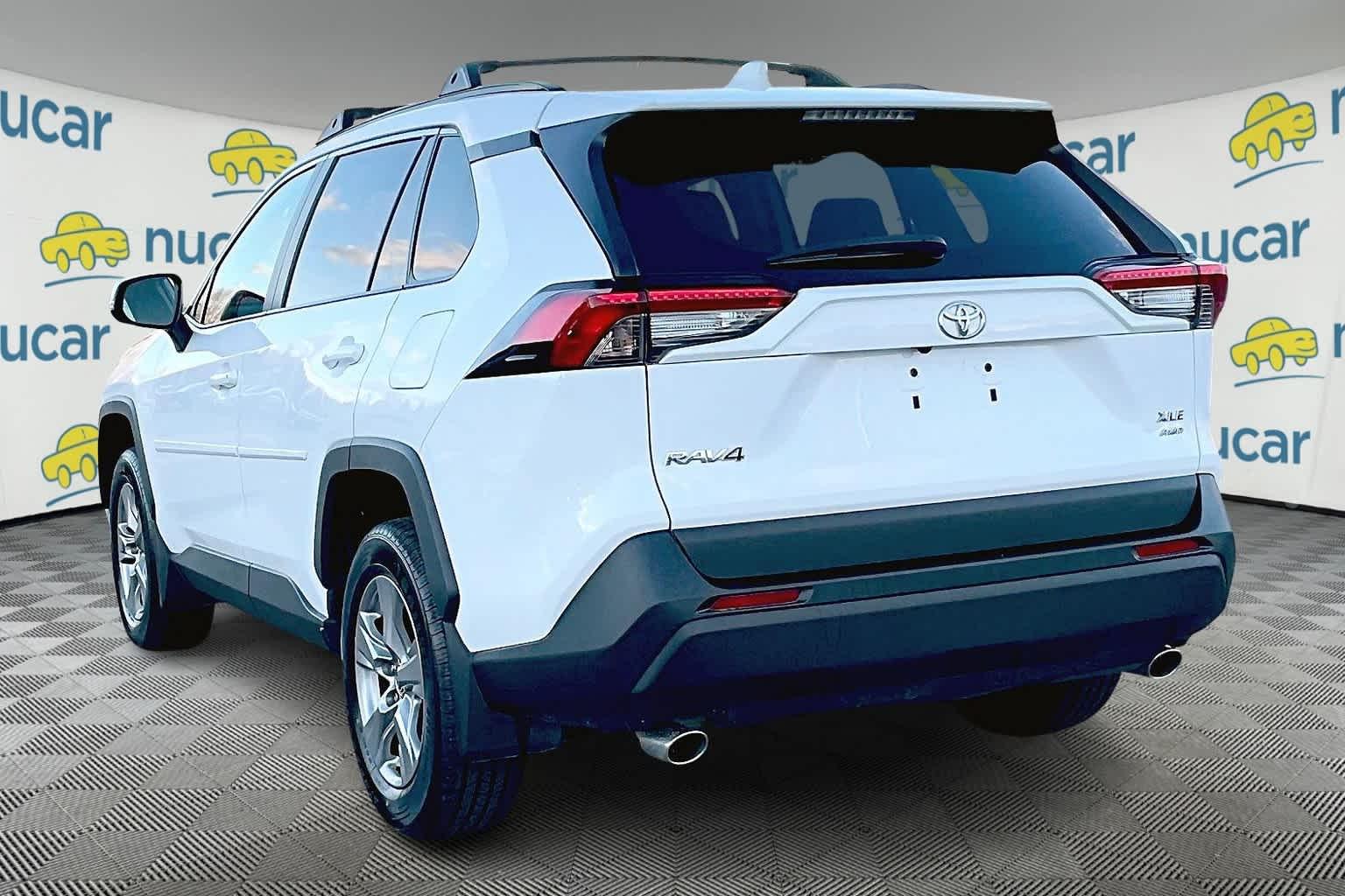 2022 Toyota RAV4 XLE - Photo 4