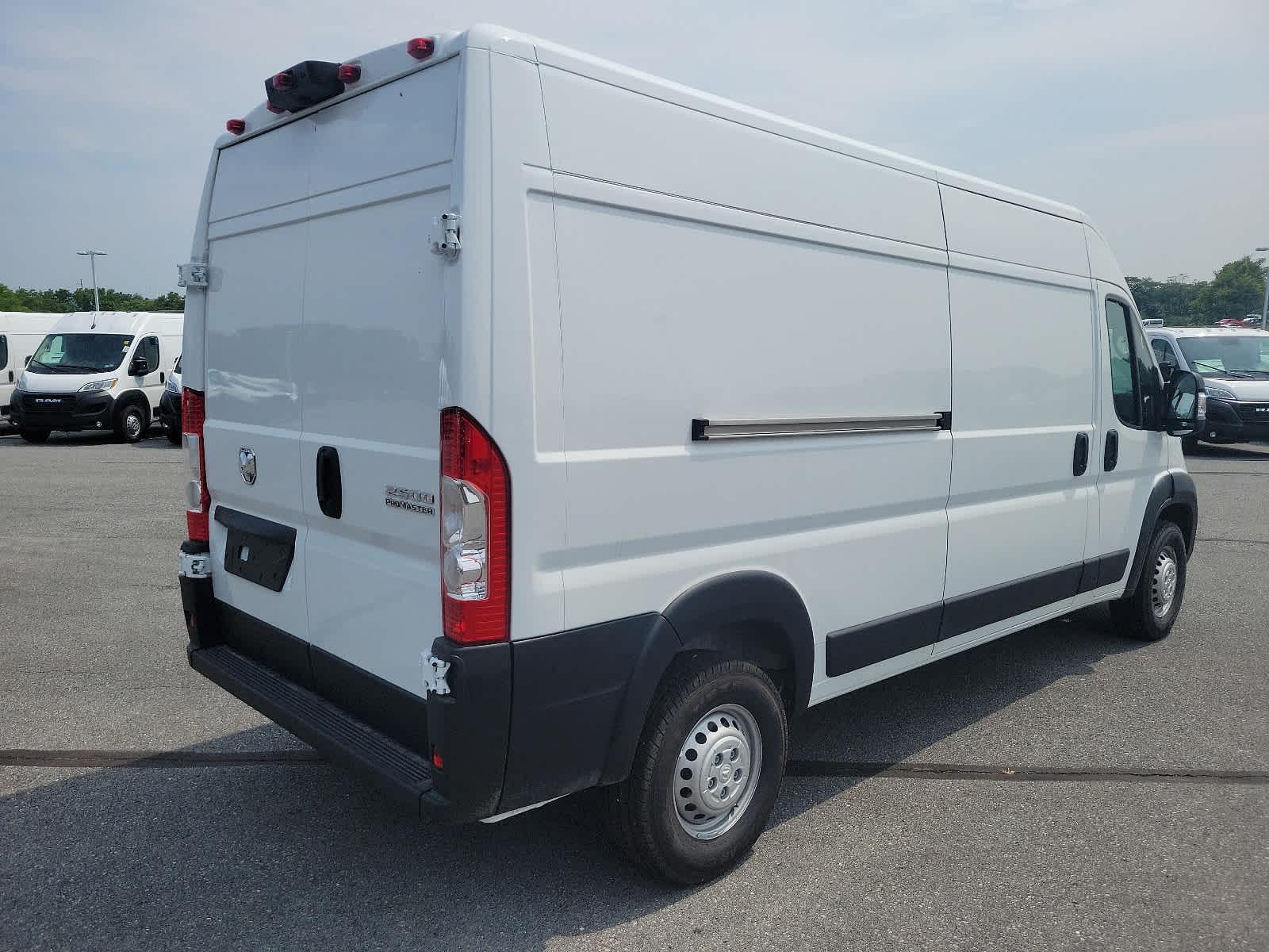 2024 Ram ProMaster Tradesman - Photo 4