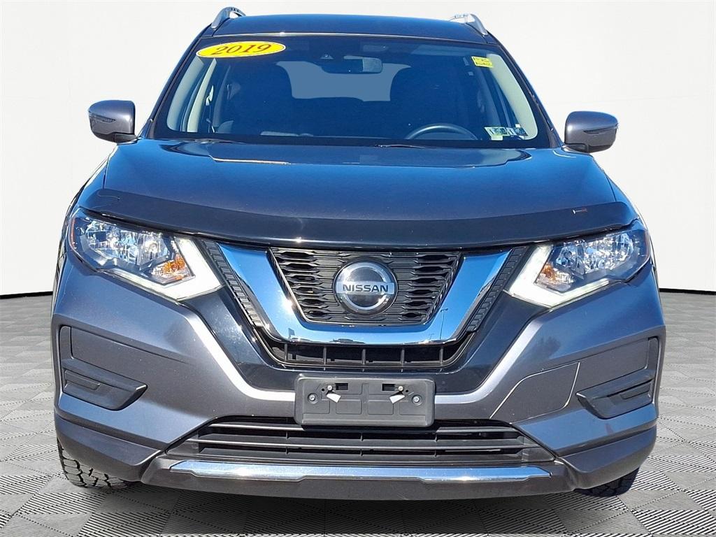 2019 Nissan Rogue SV - Photo 2