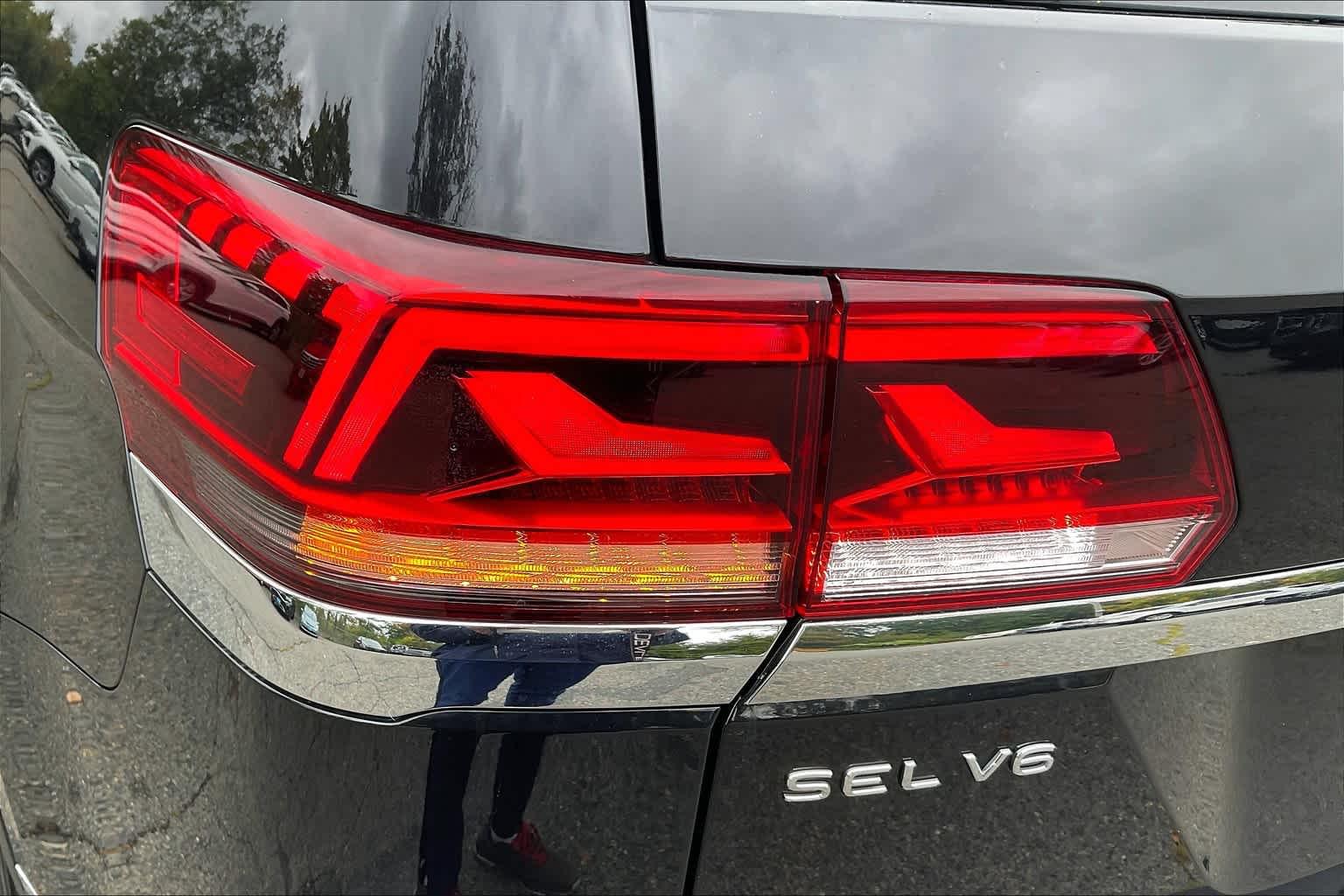 2021 Volkswagen Atlas 3.6L V6 SEL - Photo 28