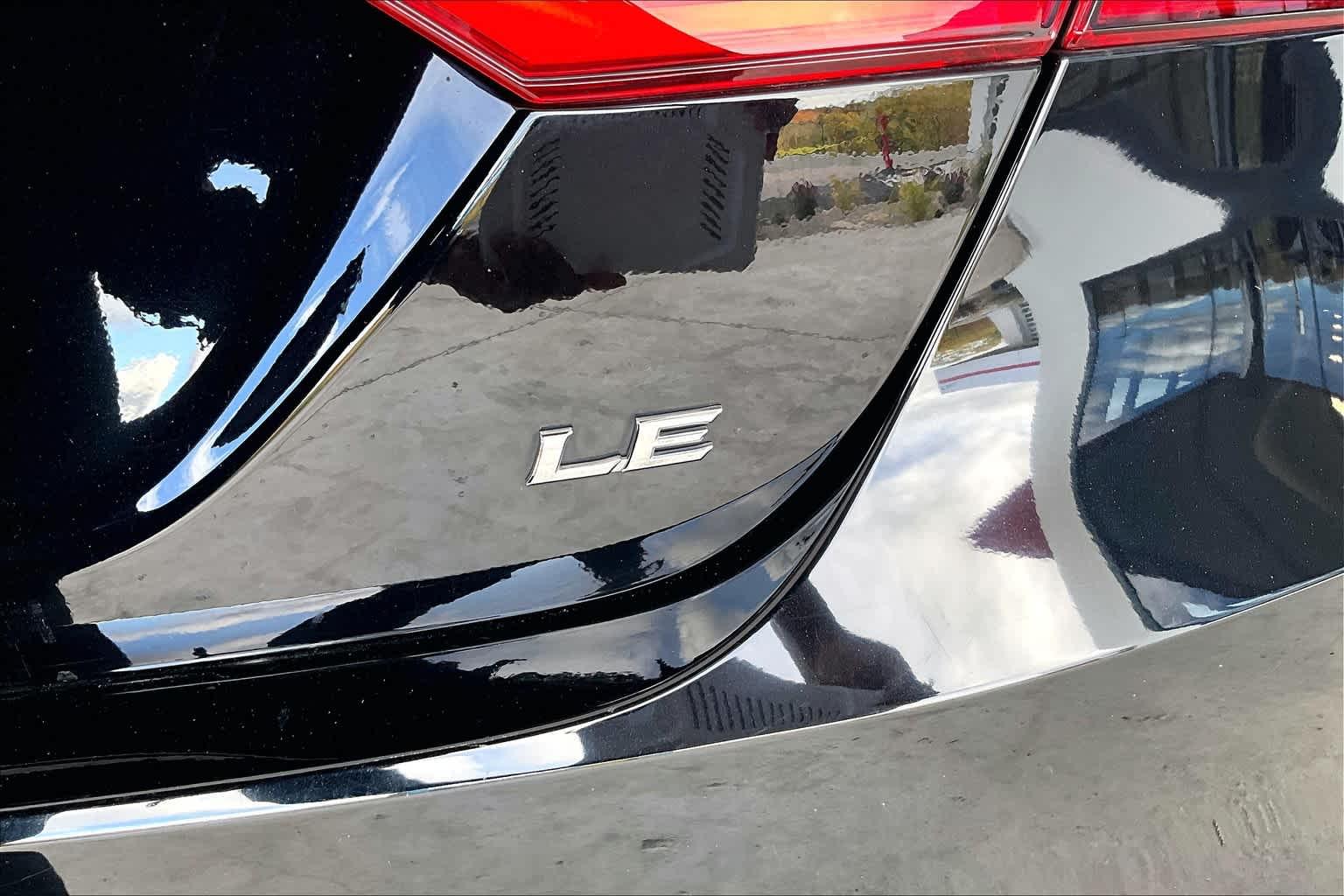 2022 Toyota Camry LE - Photo 26