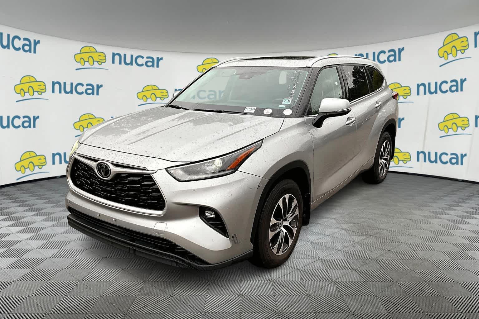 2021 Toyota Highlander XLE - Photo 2