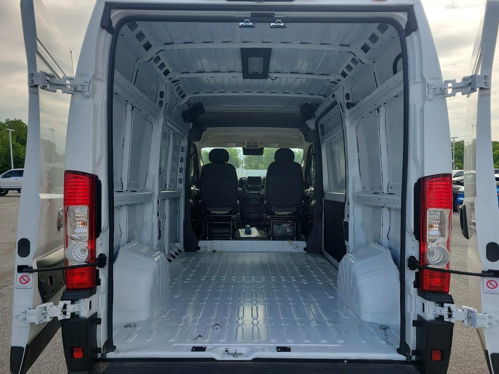 2024 Ram ProMaster Tradesman - Photo 17