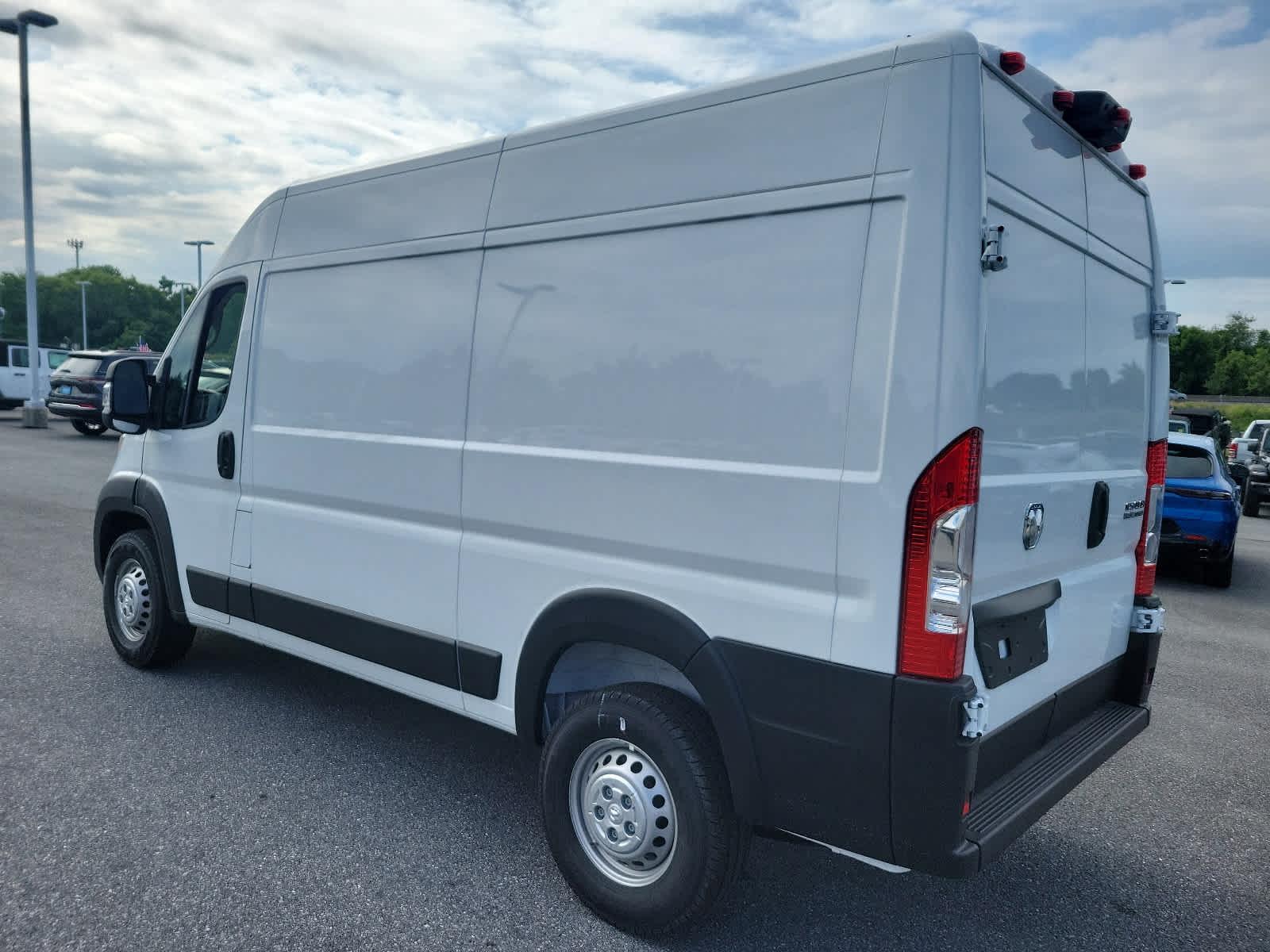 2024 Ram ProMaster Tradesman - Photo 3