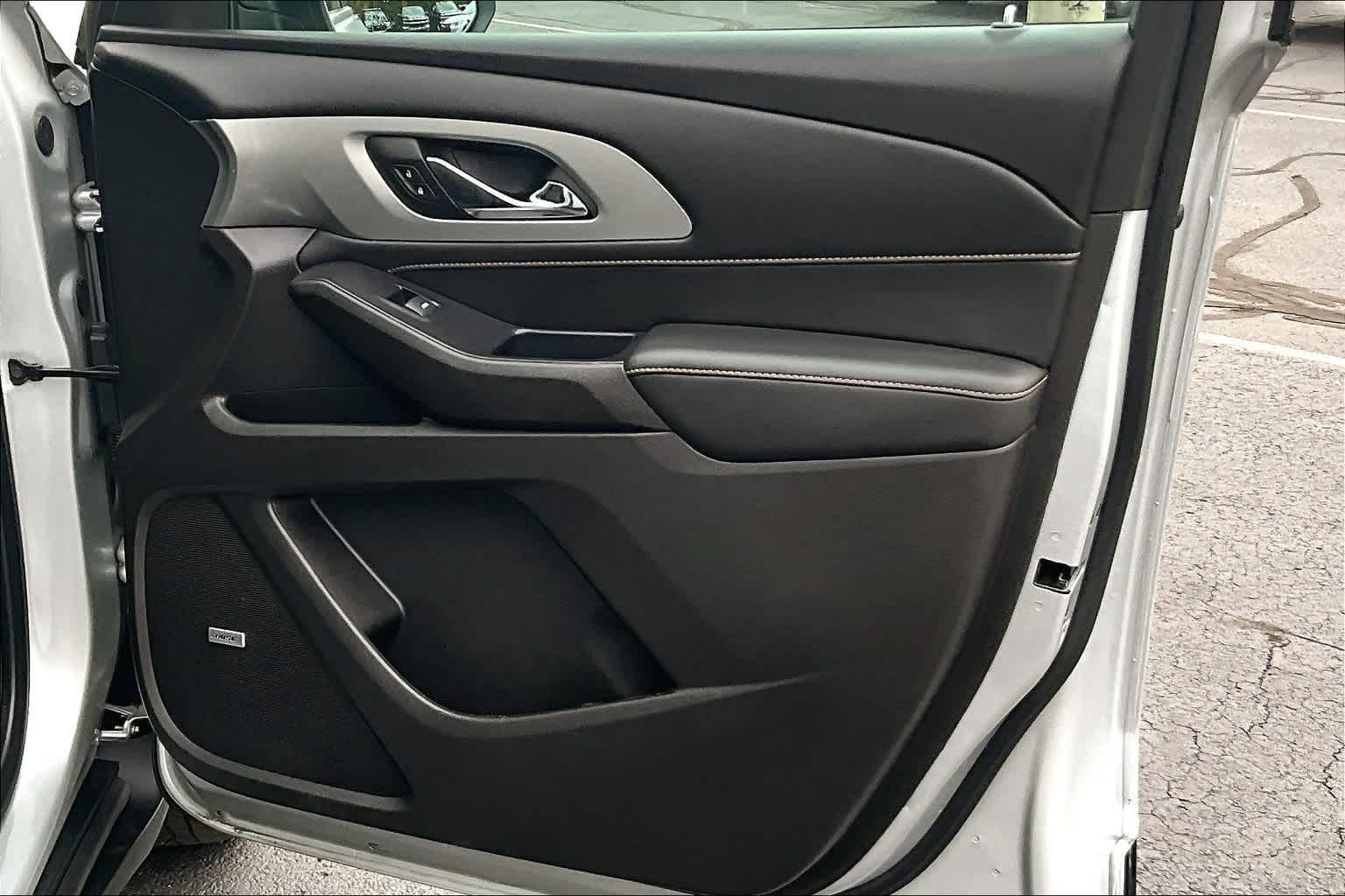 2021 Chevrolet Traverse LT Leather - Photo 12