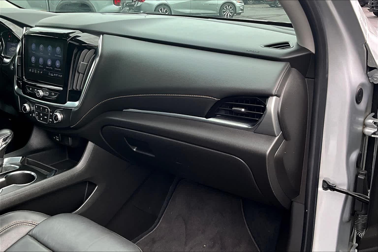 2021 Chevrolet Traverse LT Leather - Photo 13