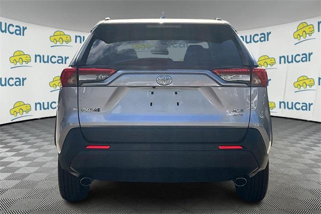 2021 Toyota RAV4 XLE - Photo 4