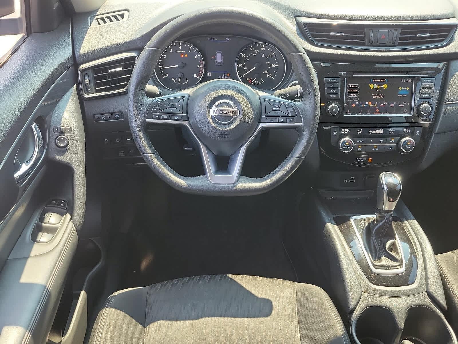 2019 Nissan Rogue SV - Photo 11