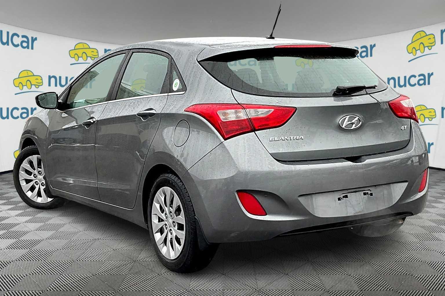 2017 Hyundai Elantra GT  - Photo 4