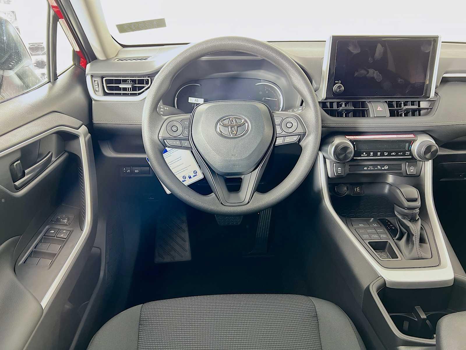 2025 Toyota RAV4 LE - Photo 15