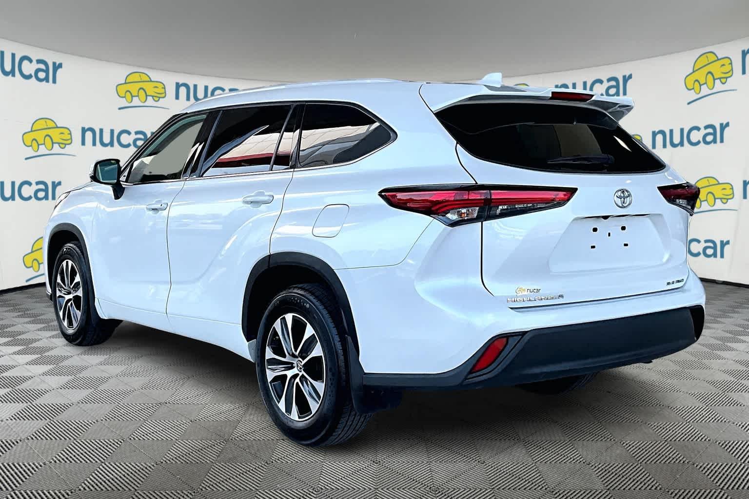 2022 Toyota Highlander XLE - Photo 4