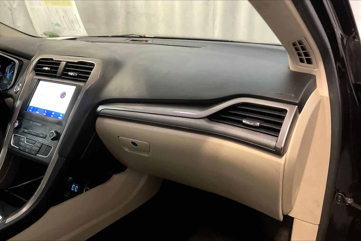 2019 Ford Fusion SE - Photo 13