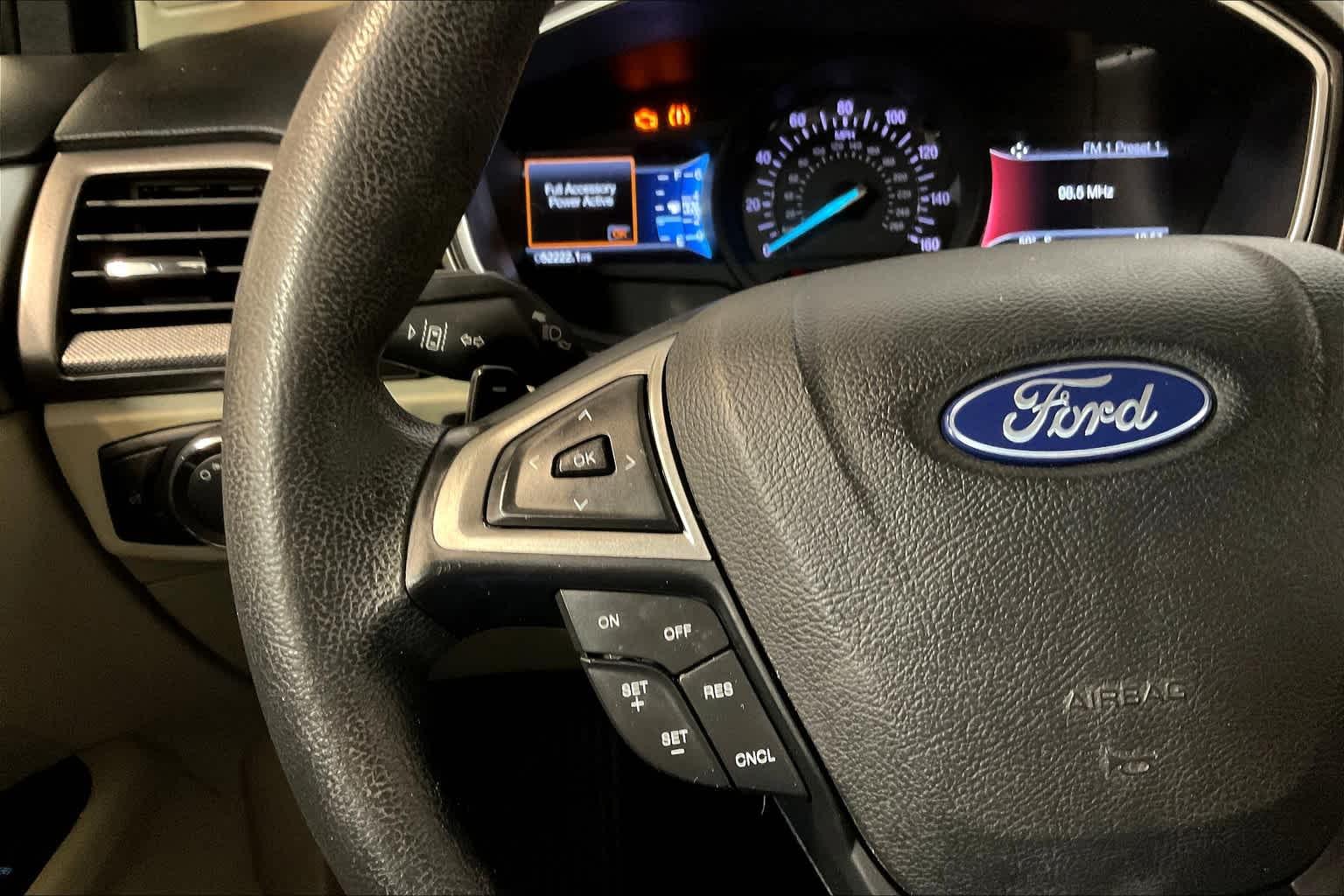 2019 Ford Fusion SE - Photo 22