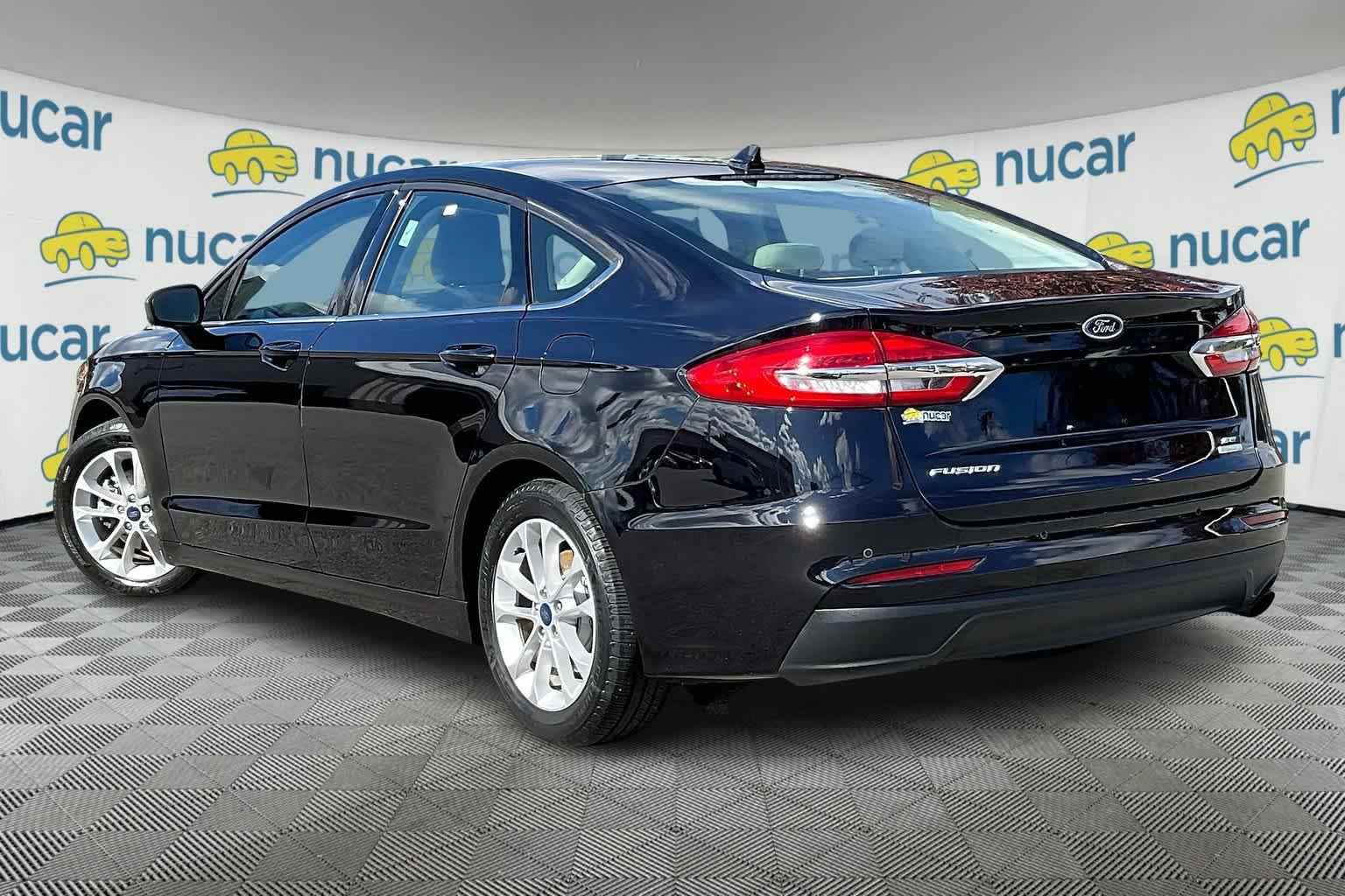 2019 Ford Fusion SE - Photo 4