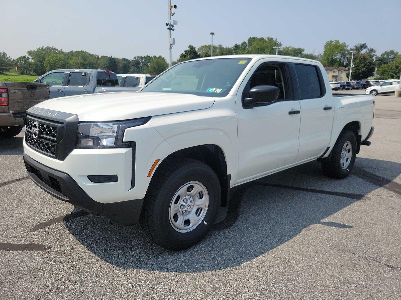 2024 Nissan Frontier S Crew Cab 4x4 - Photo 2